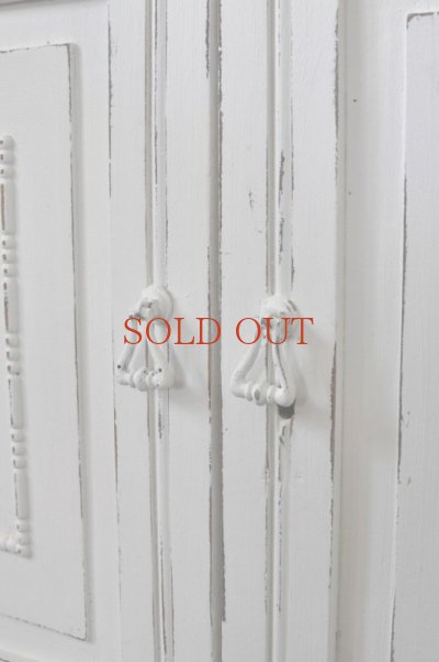 画像10: ホワイトカップボード