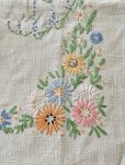 画像4: イギリス お花の刺繍がかわいいテーブルクロス