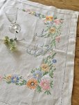 画像6: イギリス お花の刺繍がかわいいテーブルクロス