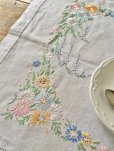 画像5: イギリス お花の刺繍がかわいいテーブルクロス