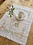 画像3: イギリス お花の刺繍がかわいいテーブルクロス