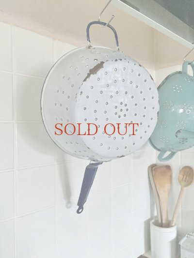 画像4: フランス ホーロー製壁かけ コランダー