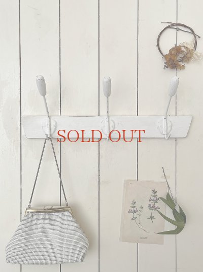 画像2: デザインがかわいい ホワイトコートフック  30%OFF 