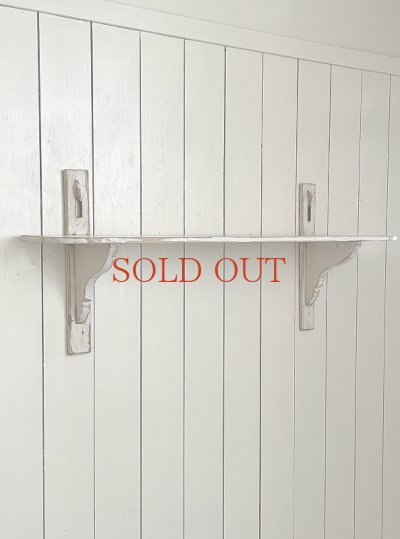 画像3: 素朴な木製シェルフ