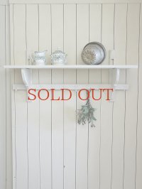 端までのフックが かわいい木製シェルフ  40%OFF 