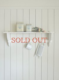 華奢な雰囲気が かわいい 壁掛けホワイトシェルフ  40%OFF 