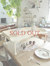 古いペイントが かわいいベッドテーブル  50%OFF 