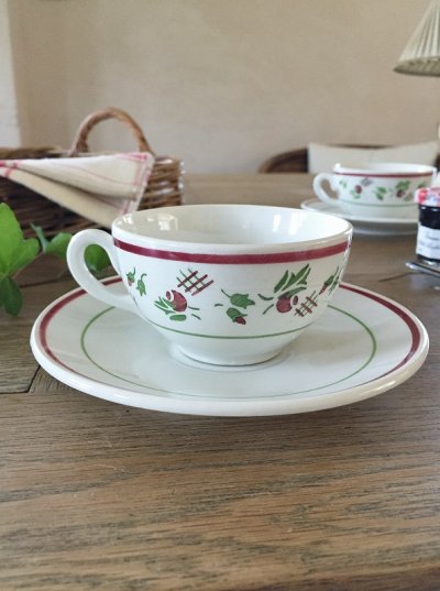 画像2: フランス K&Gリュネビル製お花模様が かわいいカップ＆ソーサー