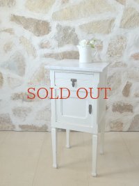 フランス デザインがかわいい ナイトキャビネット  30%OFF 
