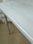 画像14: フランス 脚のデザインが素敵な ホワイトテーブル