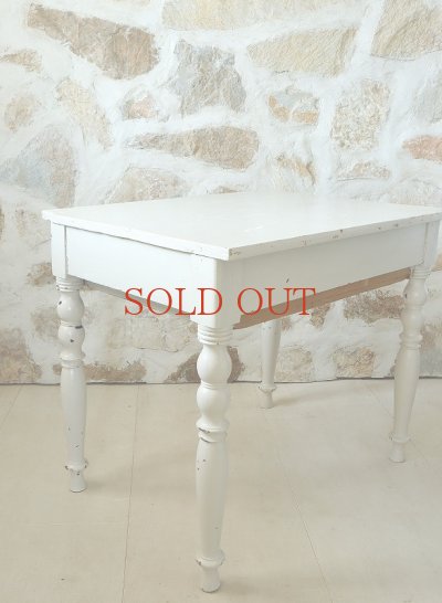 画像16: フランス 大きな引き出しが かわいいテーブル