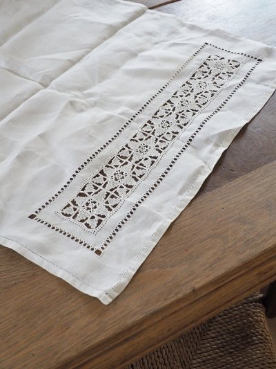 画像2: フランス 繊細な刺繍が素敵な テーブルクロス