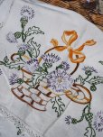 画像5: フランス 花かごの刺繍が素朴で かわいいテーブルクロス