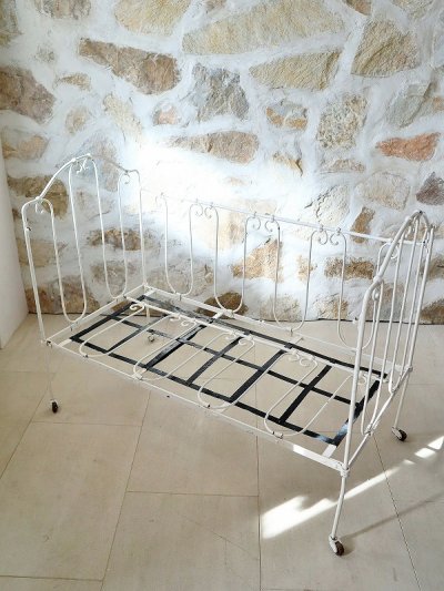 画像2: フランス アイアン製 チャイルドベッド