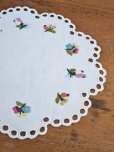 画像4: 小さなお花の刺繍が 素朴でかわいい テーブルクロス