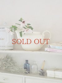 VILLEROY_&_BOCH製 ディティールが素敵な 陶器製ピッチャー