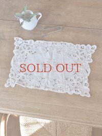 フランス 刺繍とレースモチーフが 素敵なテーブルクロス