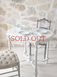 フランス デザインが素敵な テーブル