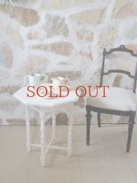 フランス 華奢な雰囲気が優雅な サイドテーブル  10%OFF 
