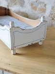 画像9: フランス ブルーのラインがかわいい ドールベッド