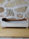 画像10: フランス ブルーのラインがかわいい ドールベッド