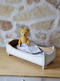 フランス ブルーのラインがかわいい ドールベッド