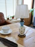 画像2: フランス<br/>陶器の小花がかわいい<br/>テーブルランプ (2)