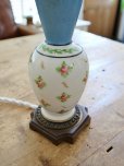 画像9: フランス 陶器の小花がかわいい テーブルランプ