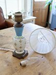画像11: フランス 陶器の小花がかわいい テーブルランプ