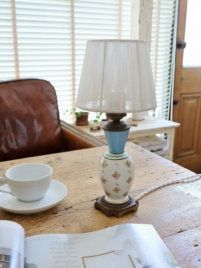 画像2: フランス 陶器の小花がかわいい テーブルランプ