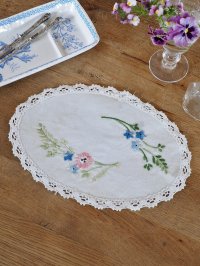 フランス 刺繍がかわいい テーブルクロス