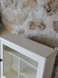 画像4: 脚のデザインがかわいい ホワイトキャビネット