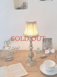 フランス 真鍮のデザインが大人っぽい テーブルランプ  40%OFF 
