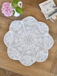 フランス お花がかわいいレース編み テーブルセンター  10%OFF 