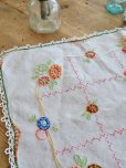画像3: フランス お花の刺繍が素朴で かわいいテーブルクロス  20%OFF 