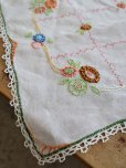 画像2: フランス<br/>お花の刺繍が素朴で<br/>かわいいテーブルクロス<br/><span style="color:red; background-color:#ffcc99">20%OFF</span> (2)