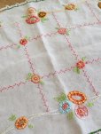 画像5: フランス お花の刺繍が素朴で かわいいテーブルクロス  20%OFF 