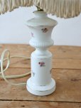 画像11: フランス 陶器の小花がかわいい テーブルランプ
