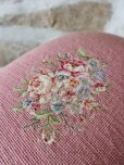 画像8: フランス プチポワンの刺繍が素敵な フットレスト