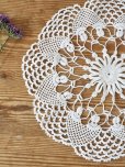 画像9: フランス お花模様がレアでかわいい レース編みテーブルセンター