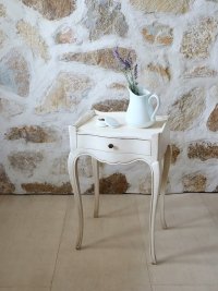 フランス ペイントが素敵な ナイトキャビネット