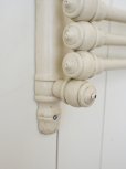 画像9: フランス やさしいクリーム色の ペイントが素敵な バンブースタイルタオル掛け