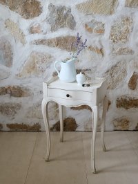 フランス ペイントが素敵な ナイトキャビネット