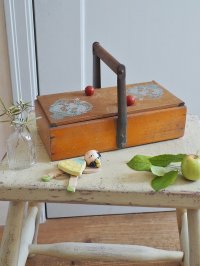 フランス 絵柄がかわいい ソーイングボックス