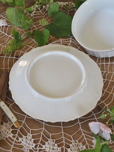 画像12: プラムの絵柄が素敵な 陶器製バターケース