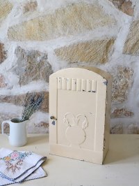 歯ブラシホルダー付き 洗面所用ウォールキャビネット