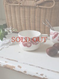 フランス さくらんぼがかわいい デミタスカップ