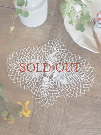 フランス 繊細で薄手のレース編み テーブルセンター