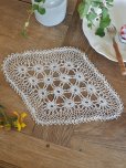 フランス　かわいい　レース編み　テーブルセンター