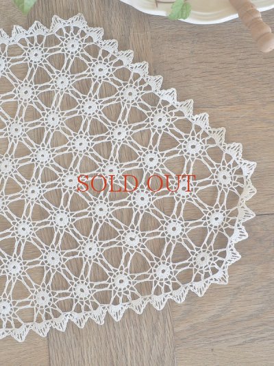 画像8: フランス 繊細で薄手のレース編み テーブルセンター